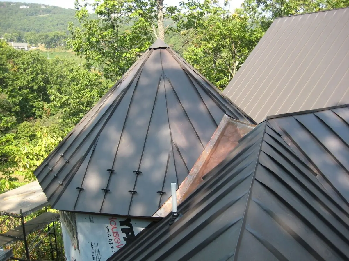 Professional Roof Tarp Installation by Craftsman Roofing in Juniata
